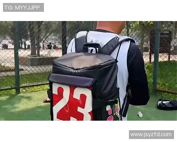 足球明星图案背包全攻略时尚潮流与实用兼备的完美选择