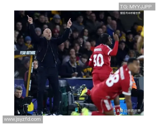 足球明星夜间休息时打呼噜引发球迷热议睡梦中的他们究竟在想什么